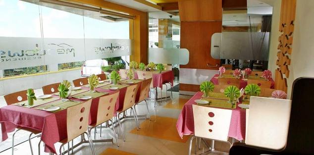 Hotel Meadows Residency